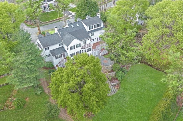 65 Woodcliff Rd, Wellesley, MA 02481