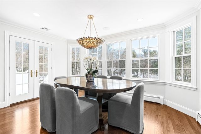 65 Woodcliff Rd, Wellesley, MA 02481