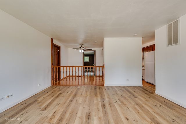 631 S Springinsguth Road, Schaumburg, IL 60193