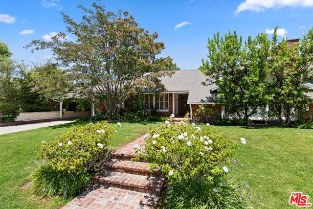 16011 Meadowcrest Road, Sherman Oaks, CA 91403