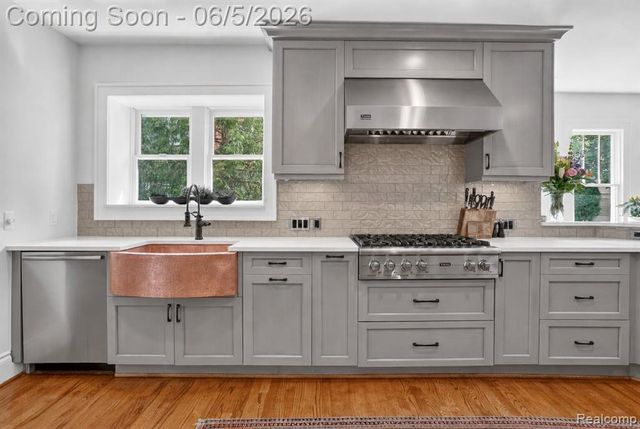 691 W Frank Street, Birmingham, MI 48009