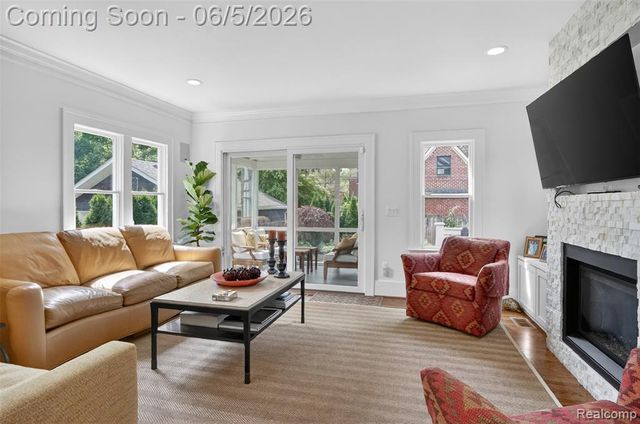 691 W Frank Street, Birmingham, MI 48009