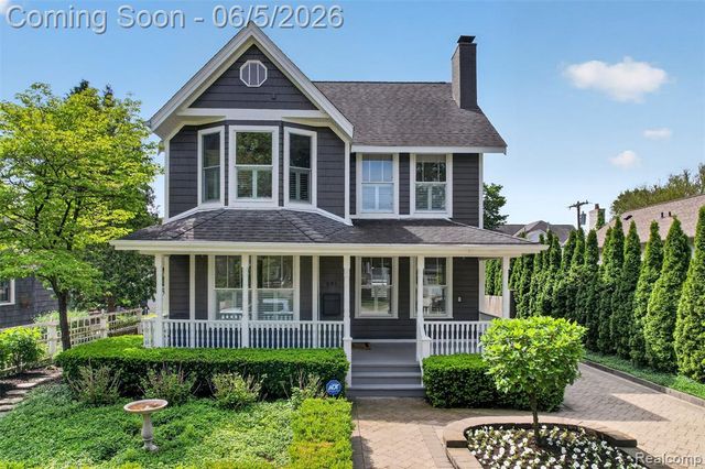 691 W Frank Street, Birmingham, MI 48009