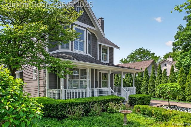 691 W Frank Street, Birmingham, MI 48009