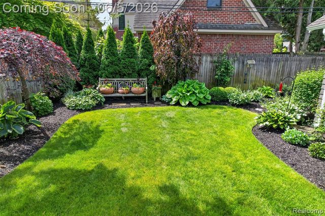 691 W Frank Street, Birmingham, MI 48009