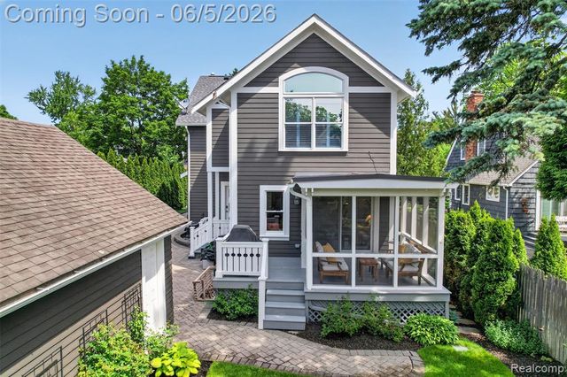 691 W Frank Street, Birmingham, MI 48009