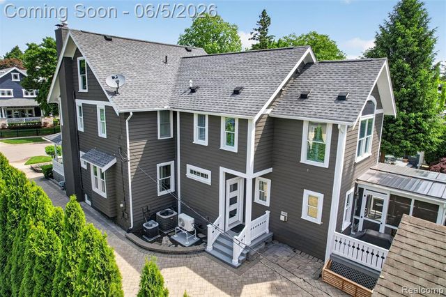 691 W Frank Street, Birmingham, MI 48009