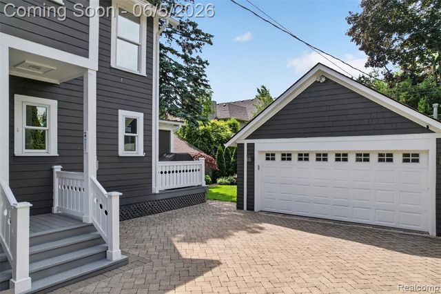 691 W Frank Street, Birmingham, MI 48009