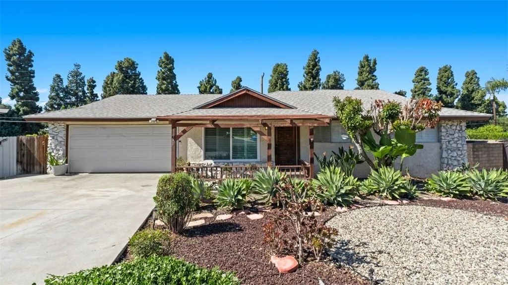 11740 Maple, Whittier, CA 90601