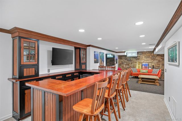 7 Huntington Connecticut Lane, New Fairfield, CT 06812