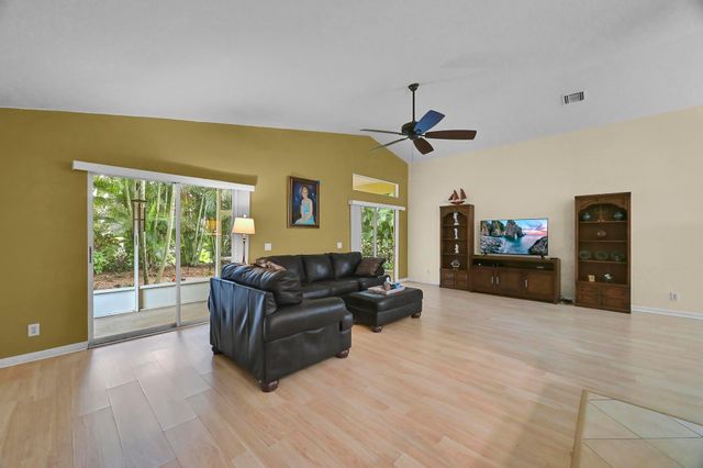 2870 SW Versailles Terrace, Stuart, FL 34997