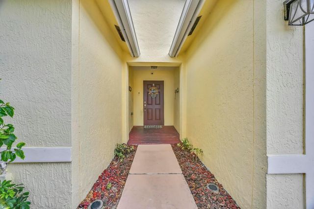 2870 SW Versailles Terrace, Stuart, FL 34997