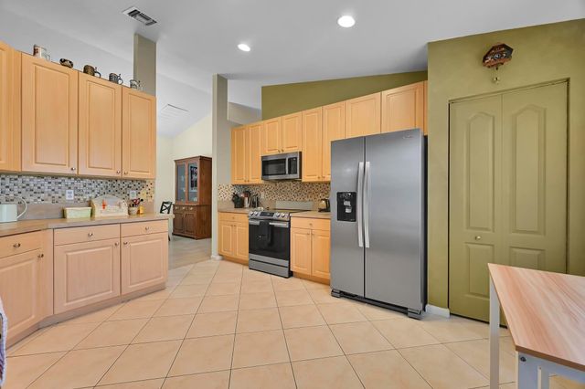 2870 SW Versailles Terrace, Stuart, FL 34997