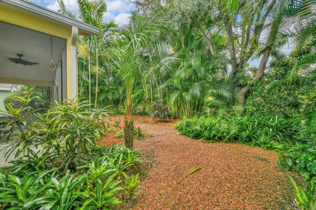 2870 SW Versailles Terrace, Stuart, FL 34997