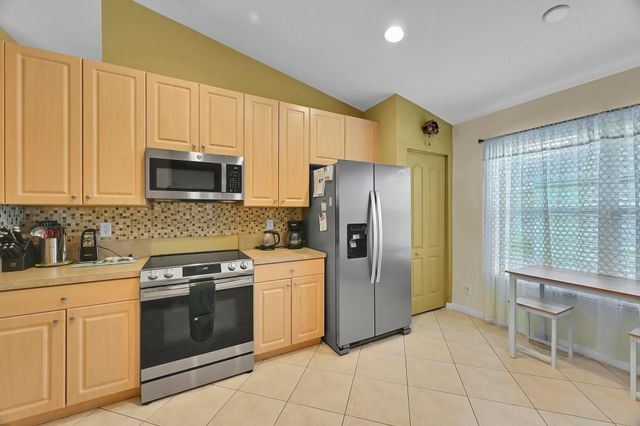 2870 SW Versailles Terrace, Stuart, FL 34997