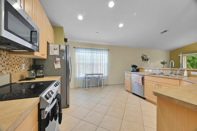 2870 SW Versailles Terrace, Stuart, FL 34997