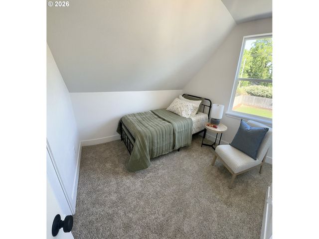 820 B St, Springfield, OR 97477