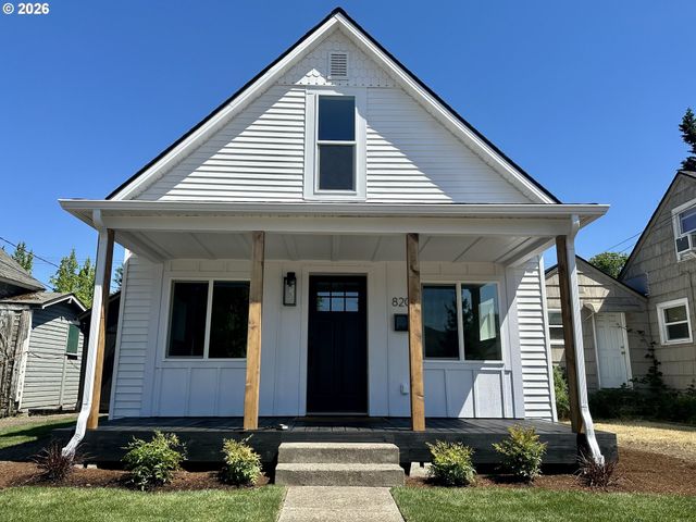 820 B St, Springfield, OR 97477