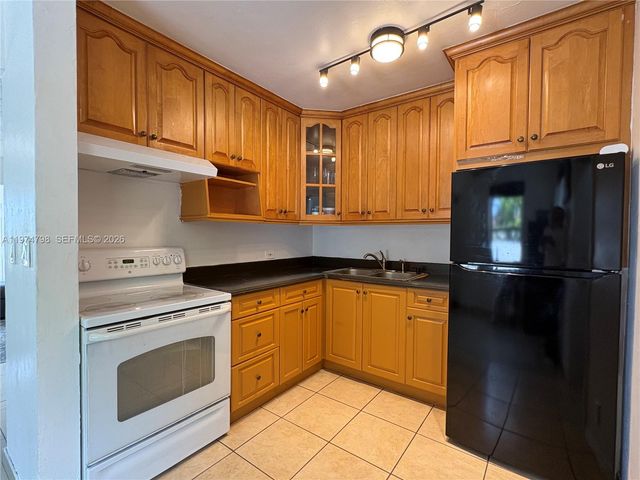 204 SW 7th Ave, Hallandale Beach, FL 33009