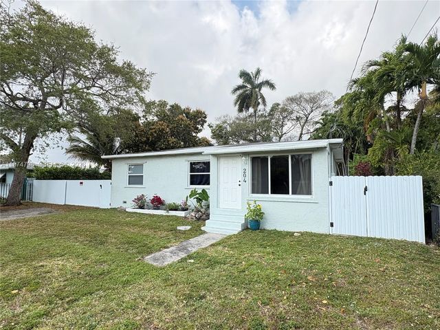 204 SW 7th Ave, Hallandale Beach, FL 33009