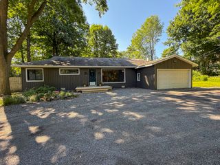 90 Algonquin Park Road, Plattsburgh, NY 12901