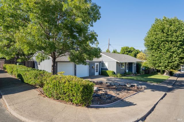 150 Calvert Ct, Ukiah, CA 95482