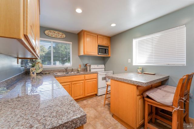 150 Calvert Ct, Ukiah, CA 95482