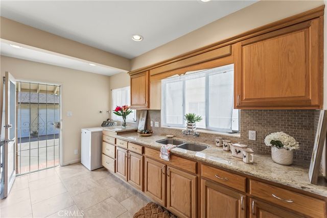1024 Leonard Avenue, Los Angeles, CA 90022