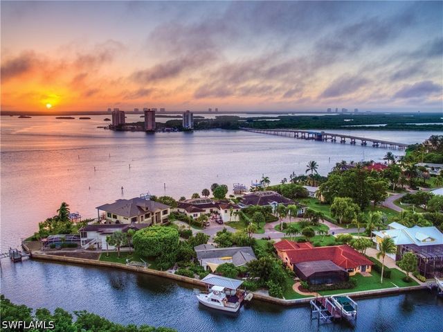 4142 Bay Beach LN 302, Fort Myers Beach, FL 33931
