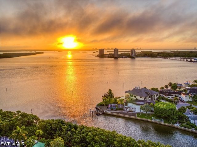 4142 Bay Beach LN 302, Fort Myers Beach, FL 33931