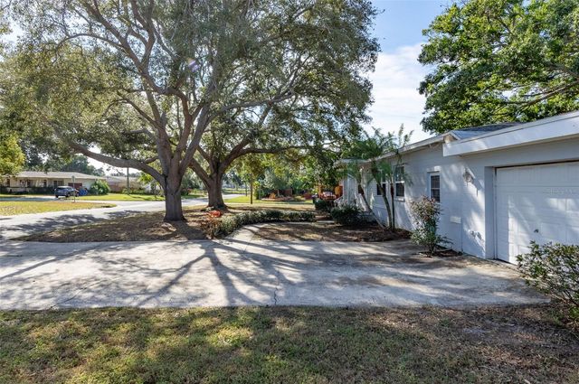 2900 LESLEE LAKE DRIVE N, St Petersburg, FL 33713