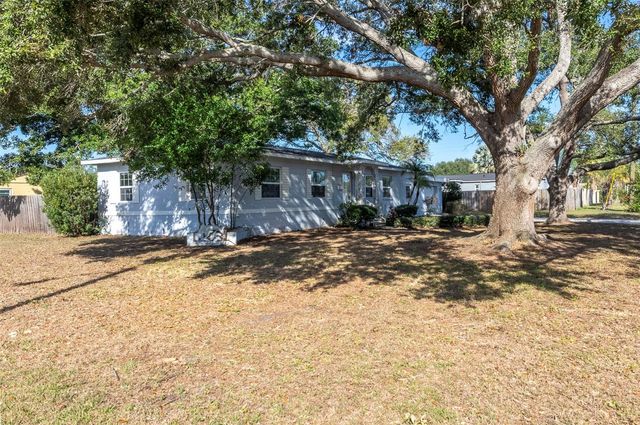 2900 LESLEE LAKE DRIVE N, St Petersburg, FL 33713