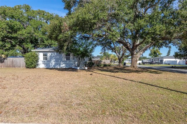 2900 LESLEE LAKE DRIVE N, St Petersburg, FL 33713