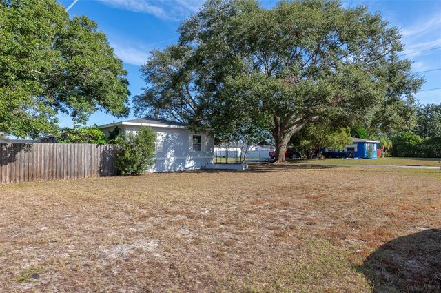 2900 LESLEE LAKE DRIVE N, St Petersburg, FL 33713