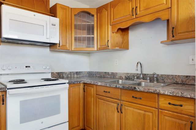 2900 LESLEE LAKE DRIVE N, St Petersburg, FL 33713