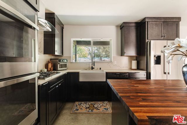 5813 El Canon Avenue, Woodland Hills, CA 91367