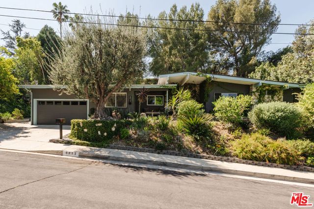 5813 El Canon Avenue, Woodland Hills, CA 91367