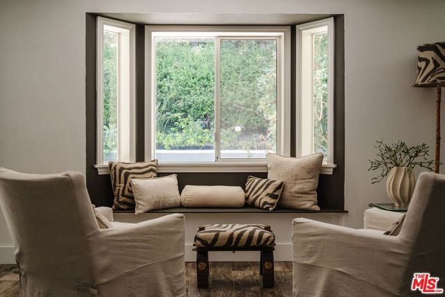 5813 El Canon Avenue, Woodland Hills, CA 91367