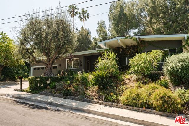 5813 El Canon Avenue, Woodland Hills, CA 91367