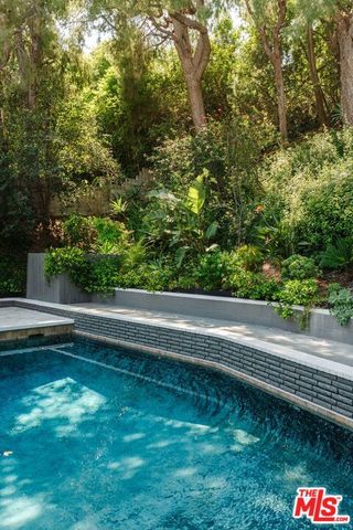 5813 El Canon Avenue, Woodland Hills, CA 91367