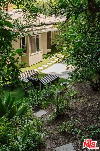 5813 El Canon Avenue, Woodland Hills, CA 91367