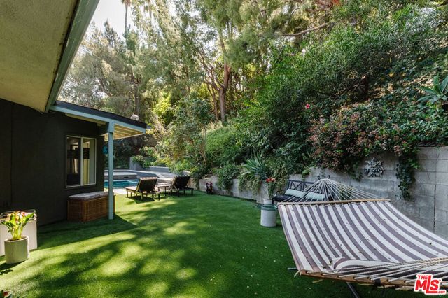 5813 El Canon Avenue, Woodland Hills, CA 91367