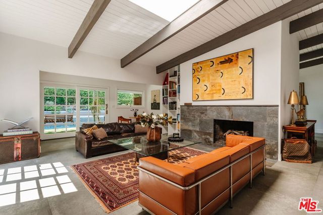 5813 El Canon Avenue, Woodland Hills, CA 91367