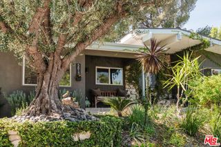 5813 El Canon Avenue, Woodland Hills, CA 91367