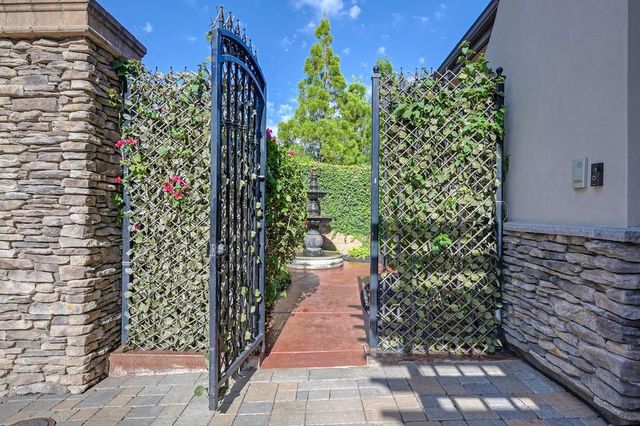 741 Fulton Ave, Sacramento, CA 95825