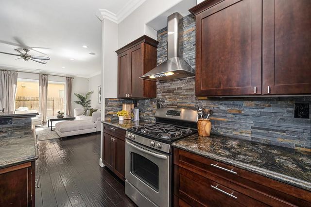 741 Fulton Ave, Sacramento, CA 95825