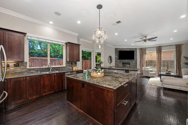 741 Fulton Ave, Sacramento, CA 95825