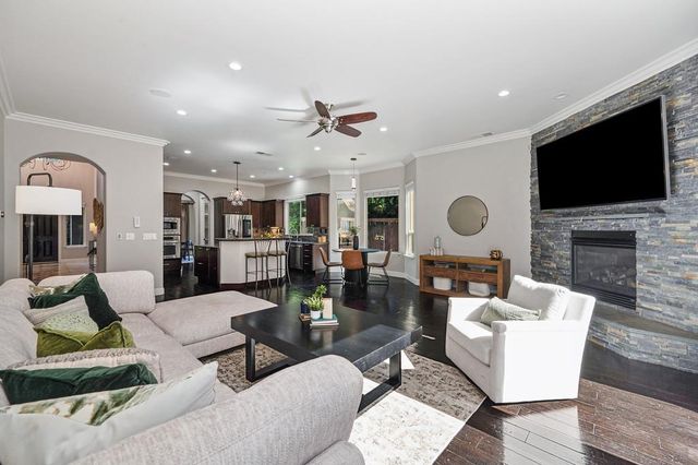 741 Fulton Ave, Sacramento, CA 95825