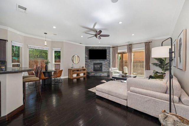 741 Fulton Ave, Sacramento, CA 95825