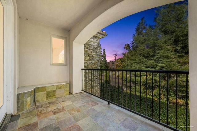 741 Fulton Ave, Sacramento, CA 95825